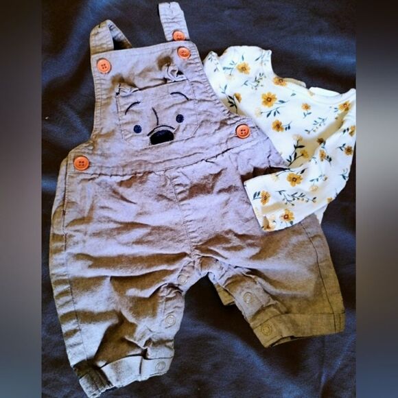 ONSIES/SLEEPERS 0-3 MONTHS BABY 26 various brands DISNEY/CARTERS/OLD NAVY CLEAN! - Picture 14 of 16